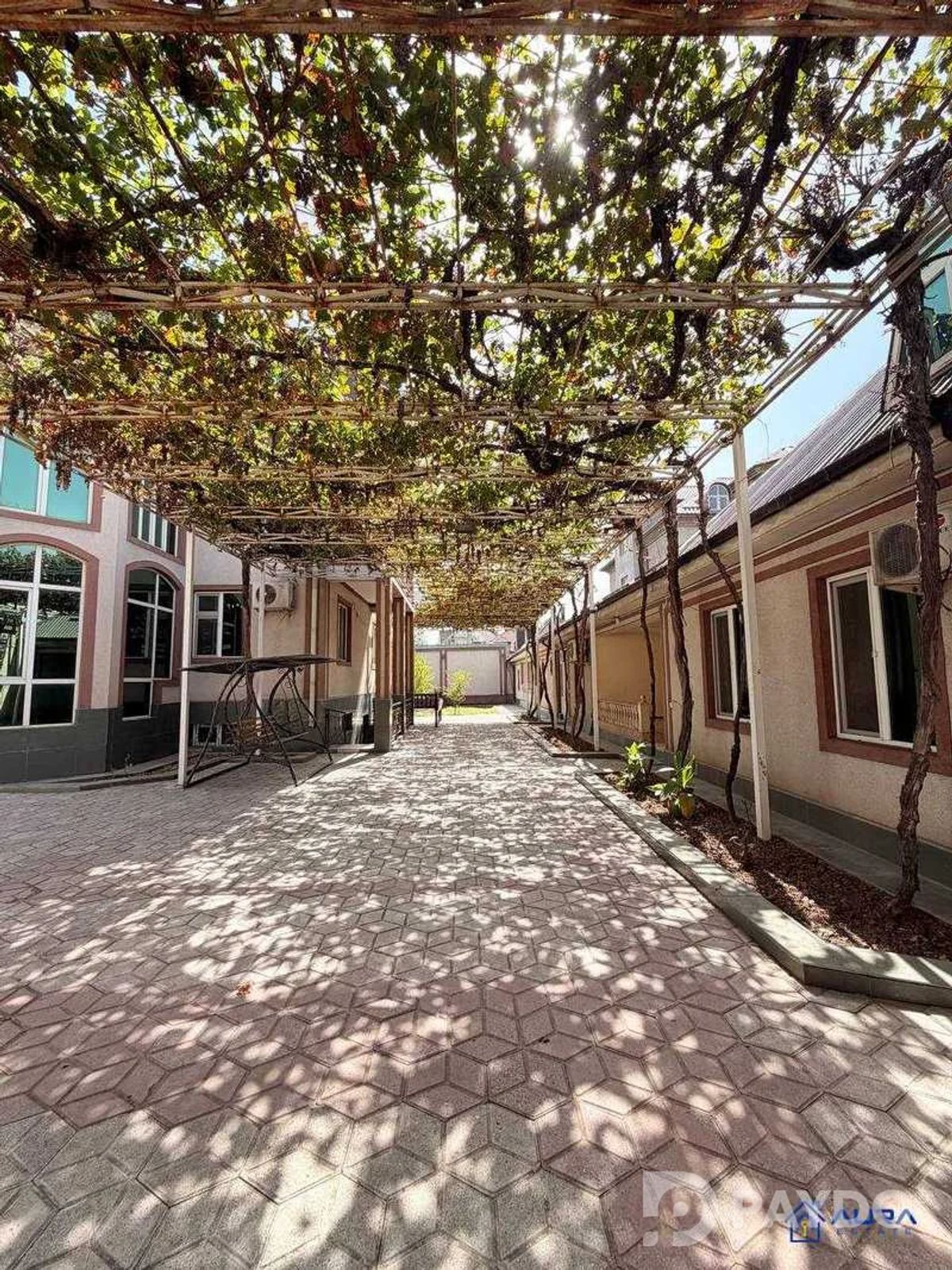 9-room • 4 floor house • Karobolo
