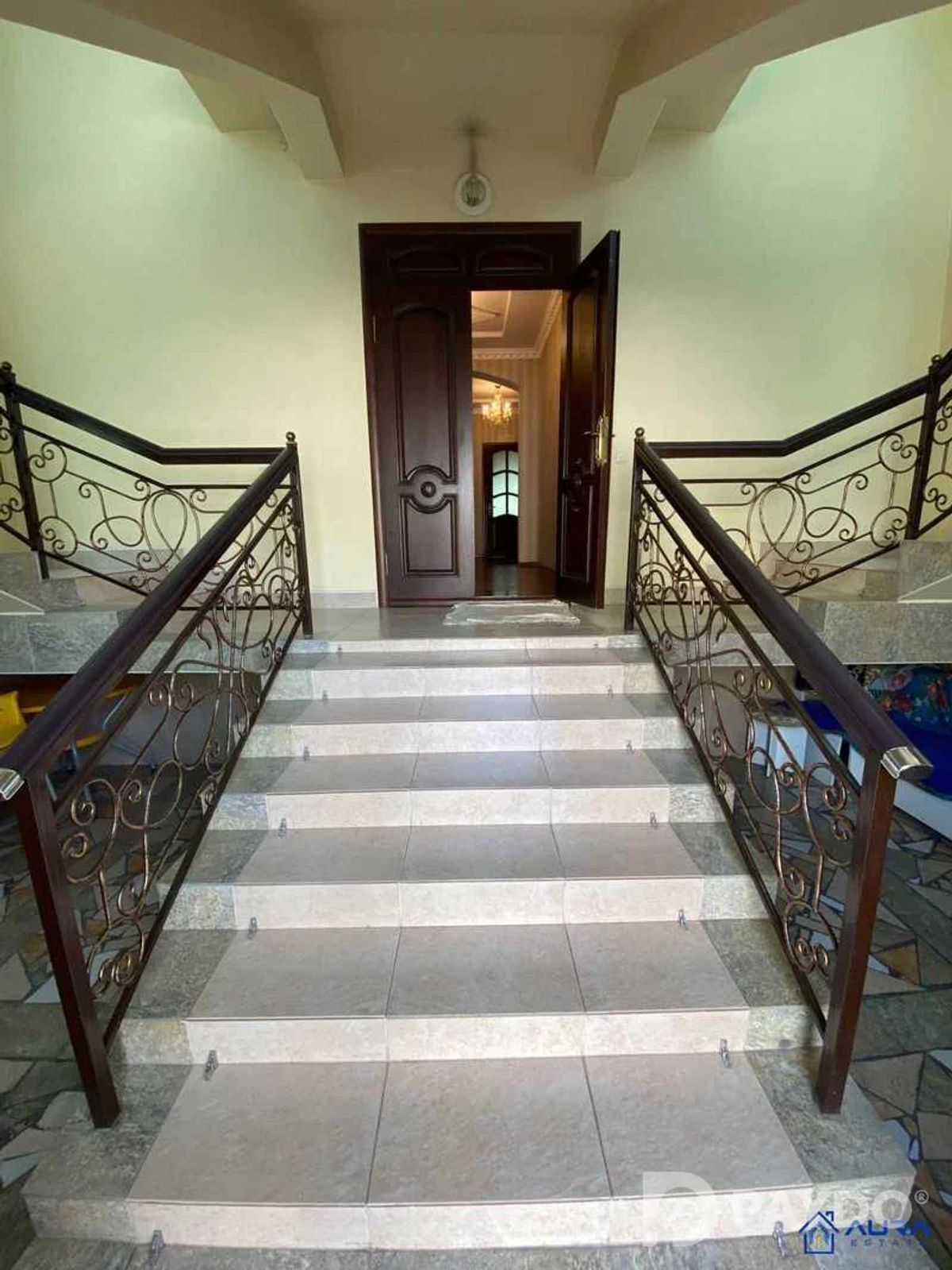 9-room • 4 floor house • Karobolo