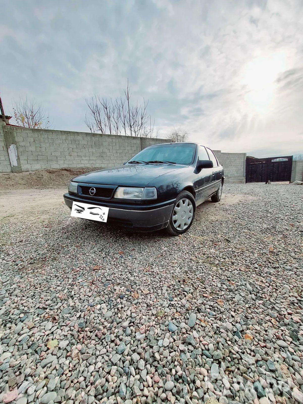 Opel Vectra A • 1992 г • 1 л • Механика • Седан • Передний • Бензин