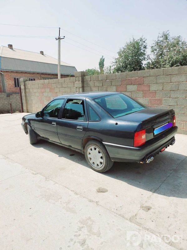Opel Vectra A • 1992 г • 1 л • Механика • Седан • Передний • Бензин