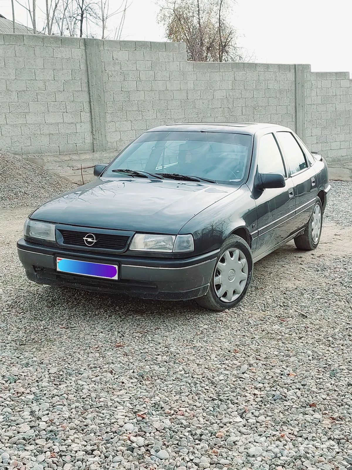 Opel Vectra A • 1992 г • 1 л • Механика • Седан • Передний • Бензин
