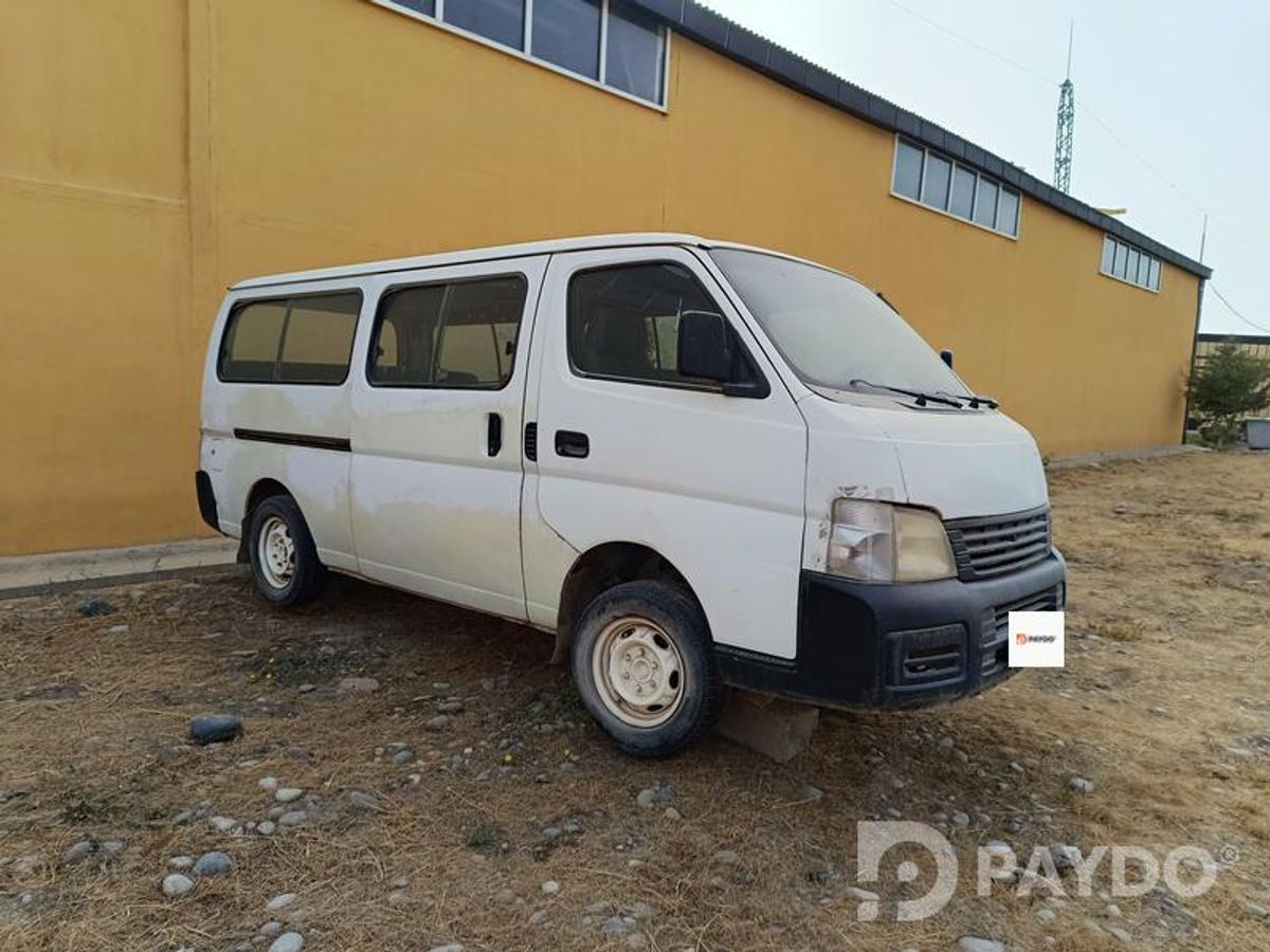 Nissan Urvan • 2005 г • 2.1 л • Автомат • Минивэн • Передний • Бензин