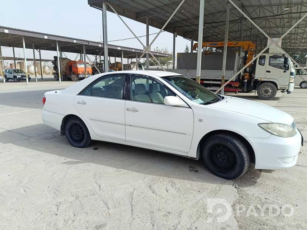 Toyota Camry • 2005 г • 2.2 л • Автомат • Седан • Передний • Бензин