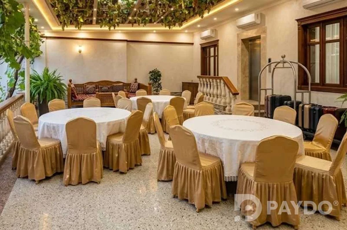 Стол и стулья Маркиза на прокат