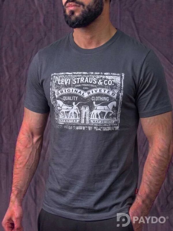 Футболка Levi's