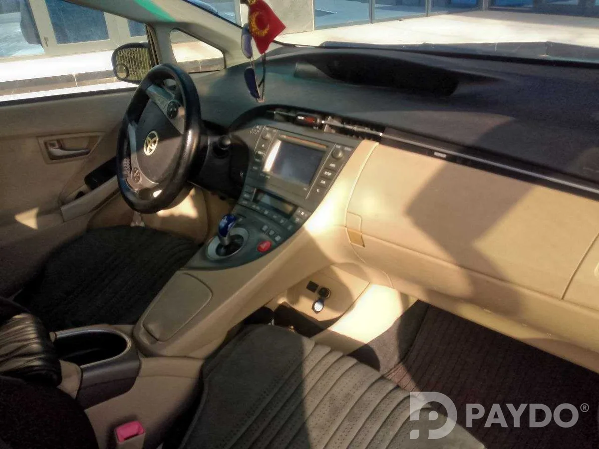 Toyota Prius Prime • 2013 y • 1.8 l • Automatic • Hatchback 5-door • Front-wheel • Hybrid